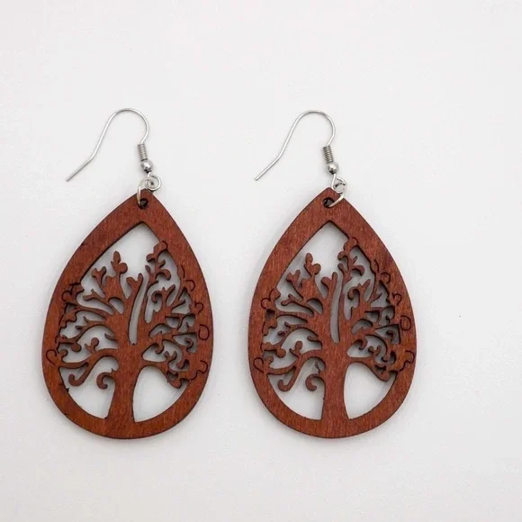 Lightweight Handcrafted Earrings ~ New in packaging - Picture 1 of 1